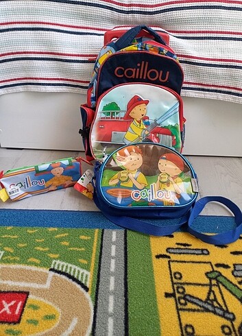 Okul çantası. Beslenme çantası. Kalemlik yeni
