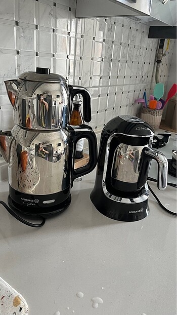 Kahve makinası ve çay makinesi