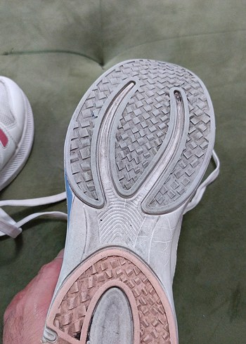 Beyaz Renkli Hummel Spor Ayakkabı biraz giyildi - Görsel 3