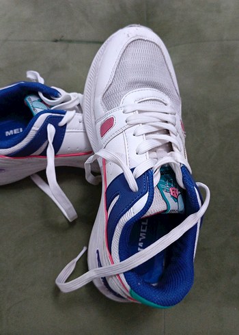 Beyaz Renkli Hummel Spor Ayakkabı biraz giyildi - Görsel 4