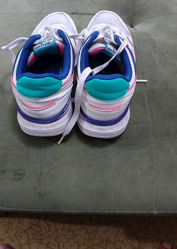 Beyaz Renkli Hummel Spor Ayakkabı biraz giyildi - Görsel 5