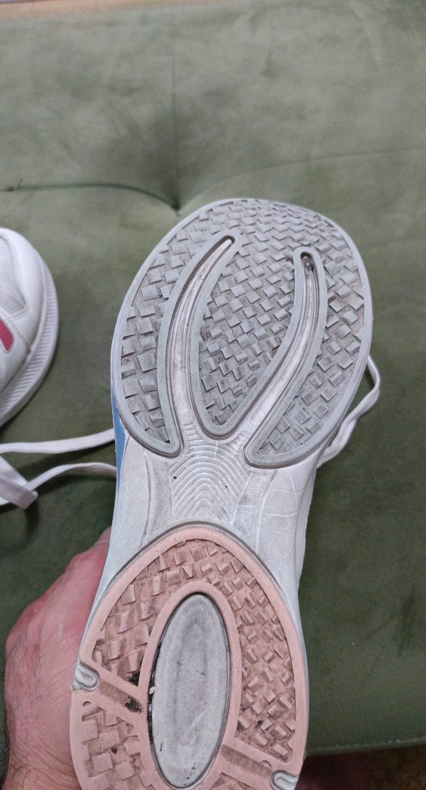 Beyaz Renkli Hummel Spor Ayakkabı biraz giyildi - Görsel 3