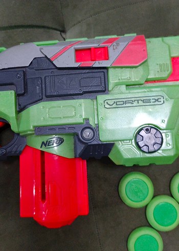 Renkli Yeşil Oyuncak Tüfek ve Mermiler 8 tane mermisi var - Görsel 5