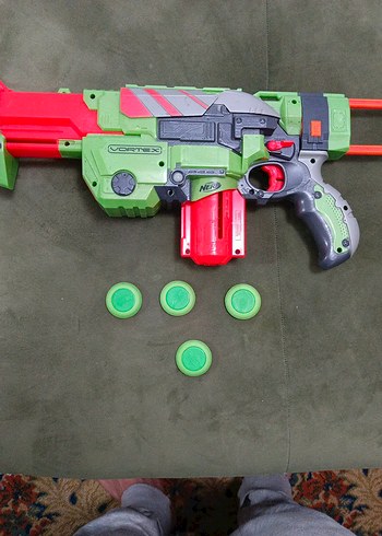 Renkli Yeşil Oyuncak Tüfek ve Mermiler 8 tane mermisi var - Görsel 4