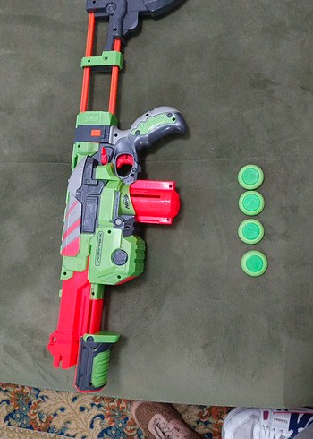 Renkli Yeşil Oyuncak Tüfek ve Mermiler 8 tane mermisi var - Görsel 3