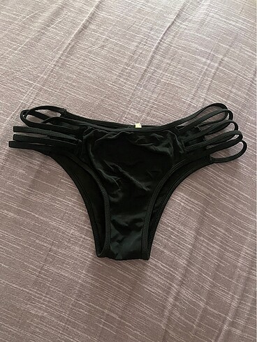 Penti Yanları Detaylı Bikini Altı