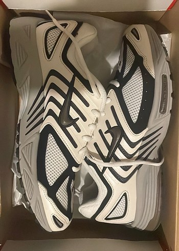 Beyaz Nike Air Pegasus Spor Ayakkabı - Görsel 4