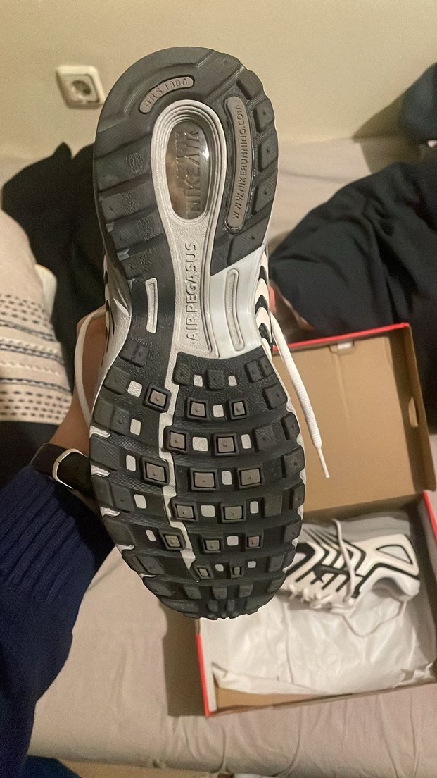 Beyaz Nike Air Pegasus Spor Ayakkabı - Görsel 3