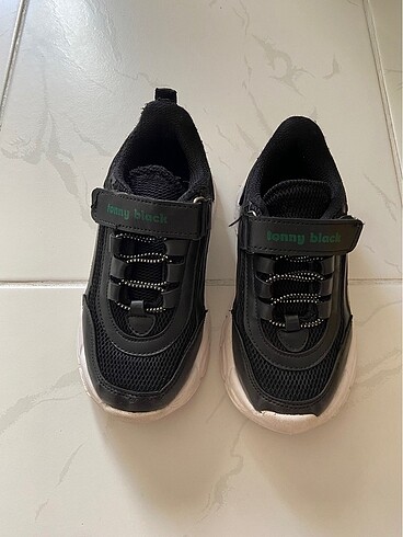 28 Beden Tonny black çocuk spor ayakkabı. 28 numara.