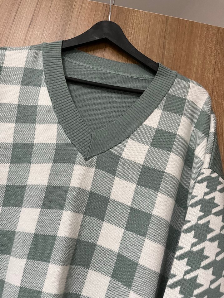 Gri Kareli V Yaka Örgü Kadın Süveter - Görsel 4