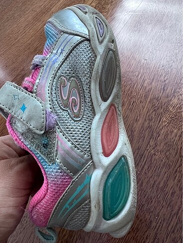 26 Beden Skechers marka kız çocuk ayakkabısı