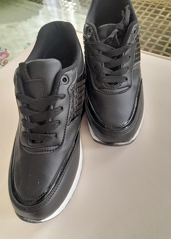 Yılan Desenli Siyah Dolgu Topuklu Spor Ayakkabı - Görsel 2