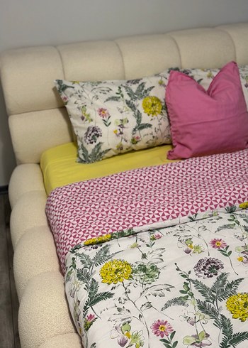 Beyaz Çiçek Desenli Yatak Örtüsü - Görsel 3