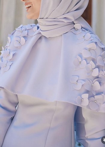 Beyaz Nakışlı Uzun Kollu Uzun Elbise - Görsel 2