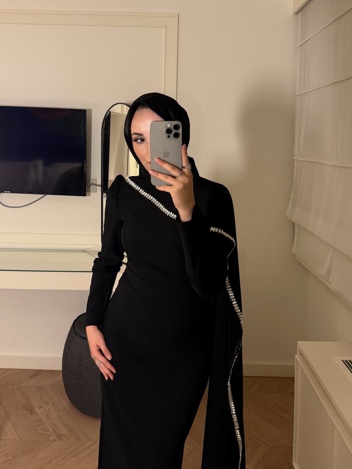 Uzun Siyah Gotik Ofis Elbisesi - Görsel 3