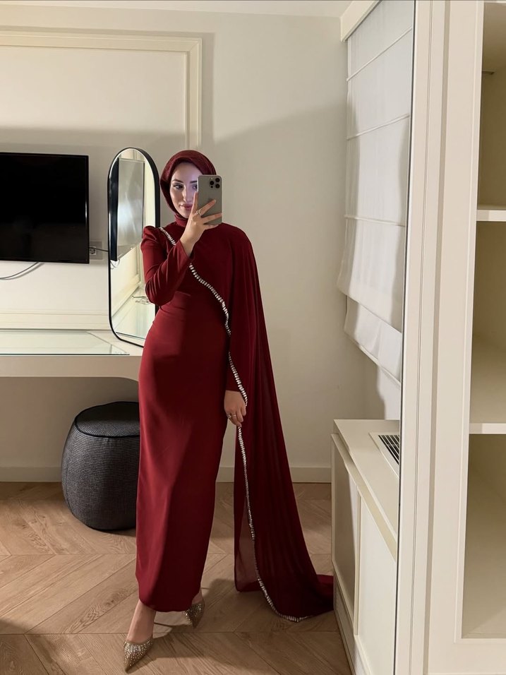 Bordo İşlemeli Uzun Kollu Abiye Elbise - Görsel 2