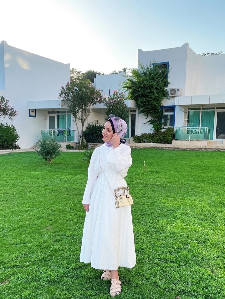 Uzun Beyaz Bohem Etnik Desenli Kadın Elbise - Görsel 3