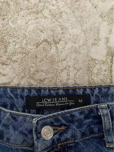 LC Waikiki Mom jean