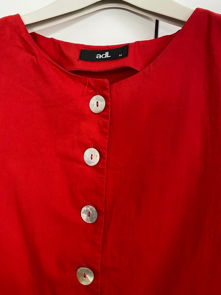 Kadın Kırmızı Pamuklu Düğmeli Bluz - Görsel 2