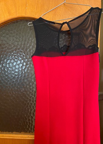 Kırmızı Nakışlı Uzun Abiye Elbise - Görsel 3