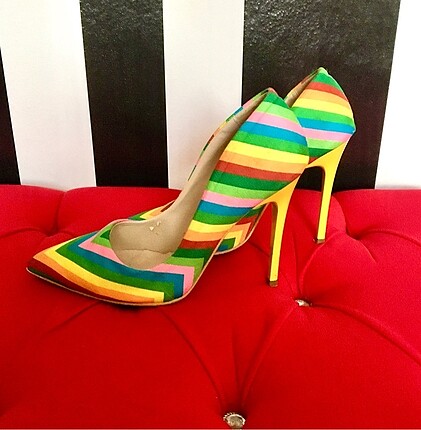 Gökkuşağı Renk Stiletto