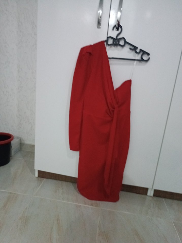 V Yaka Kırmızı Midi Drapeli Kadın Elbise - Görsel 4