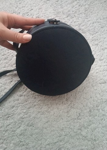 Tokalı Siyah Deri Yuvarlak Kadın Çanta - Görsel 2