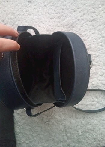 Tokalı Siyah Deri Yuvarlak Kadın Çanta - Görsel 6