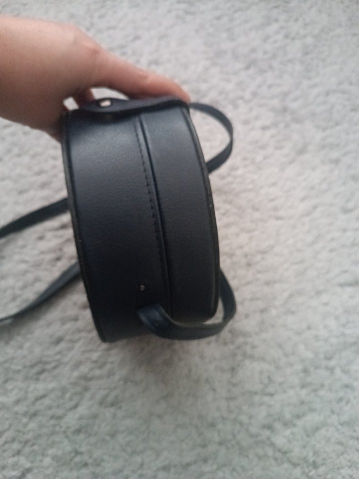 Tokalı Siyah Deri Yuvarlak Kadın Çanta - Görsel 3