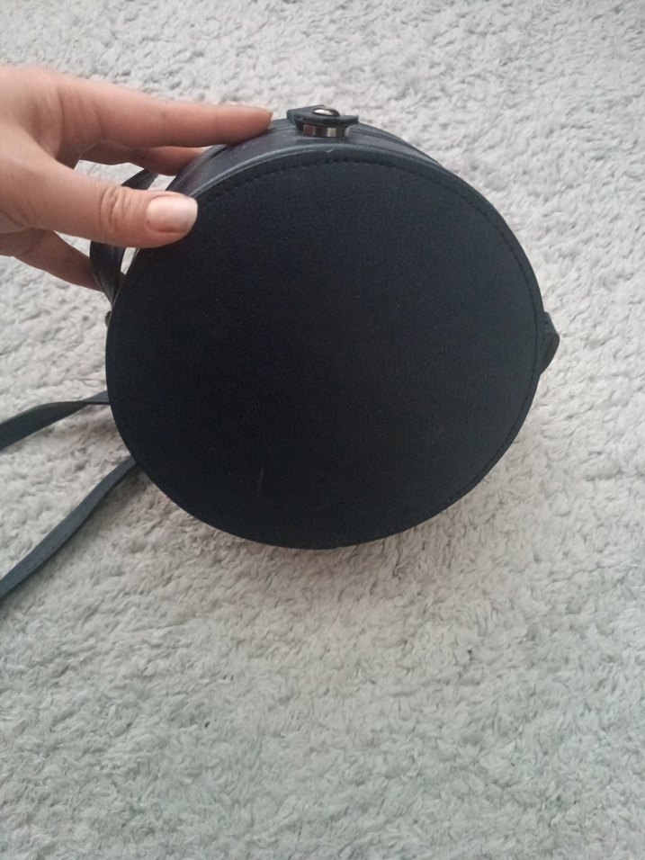 Tokalı Siyah Deri Yuvarlak Kadın Çanta - Görsel 2