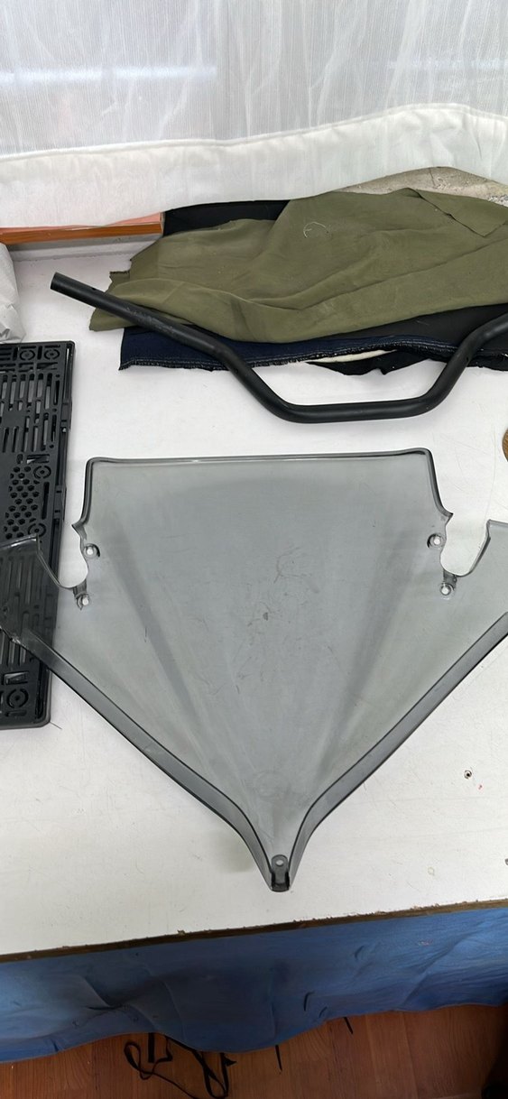 Gri Şeffaf Cam Motosiklet Kask Siperliği - Görsel 3