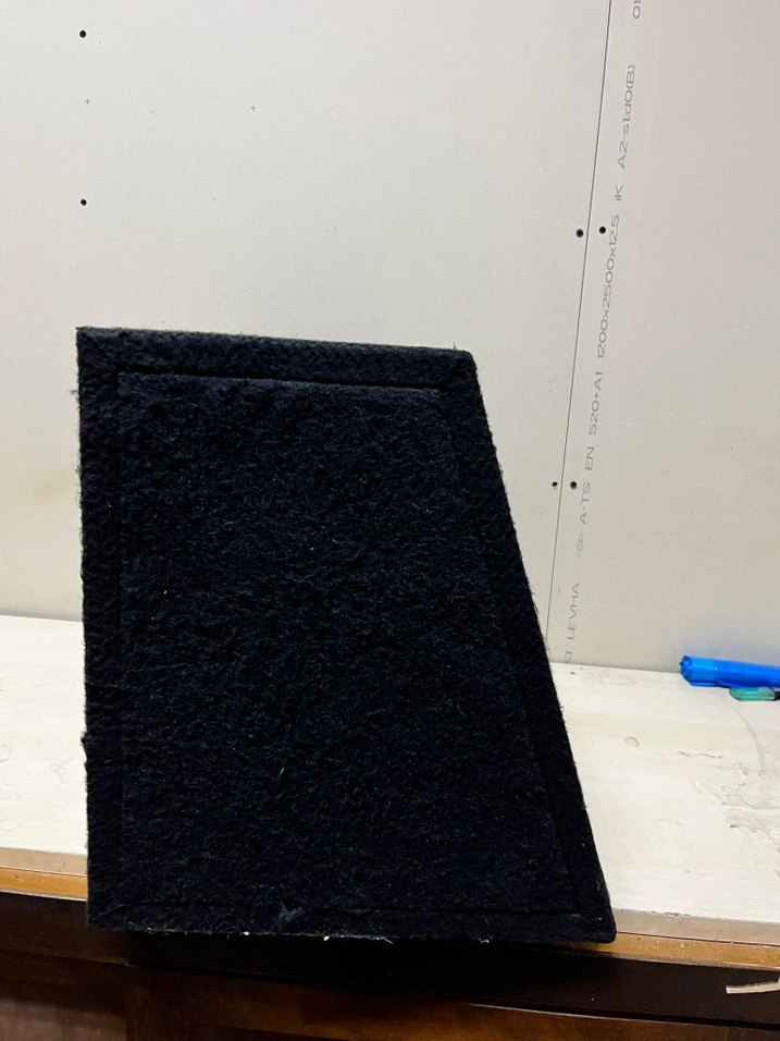 Renkli Detaylı Siyah Müzik Sistemi Hoparlörü - Görsel 3