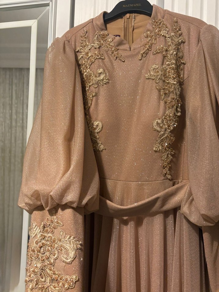 İşlemeli Bej Uzun Kollu Abiye Elbise - Görsel 3