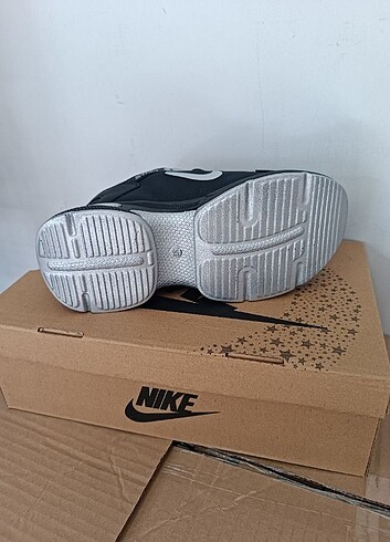 39 Beden siyah Renk Nike spor ayakkabı