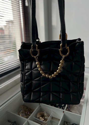 ORJİNAL ZARA Zincir Detaylı Siyah Deri Kadın Çanta - Görsel 2