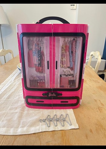 Barbie Kız Çocuk Dolabı Oyuncak Seti