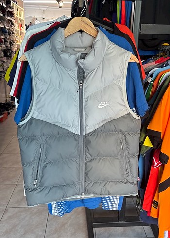 Nike Gri Kapitone Yelek