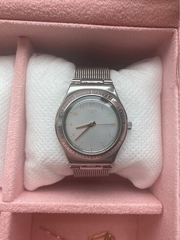 Beden Swatch hasır kordon kadın saat