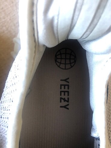 42 Beden beyaz Renk Yeezy