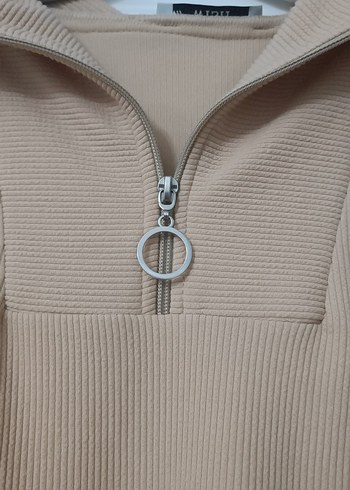 universal Beden Bej Yarım Fermuarlı Uzun Kollu Sweatshirt