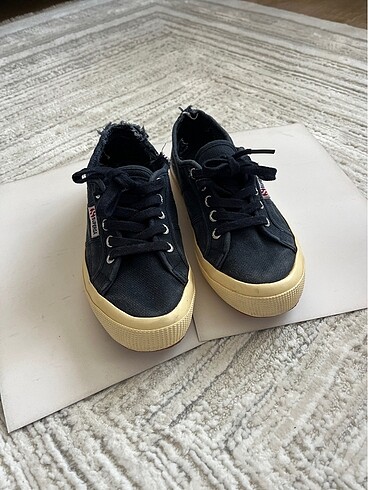 Lacivert superga