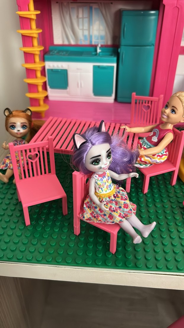 Pembe Renkli Çocuk Oyun Masası ve Sandalyeleri - Görsel 3