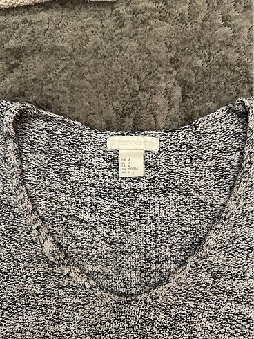 H&M Gri triko