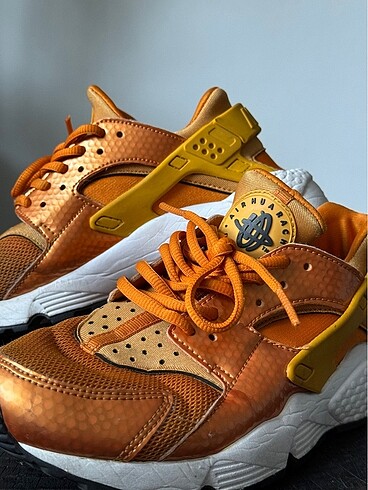 Nike Air Huarache Sunset Gold