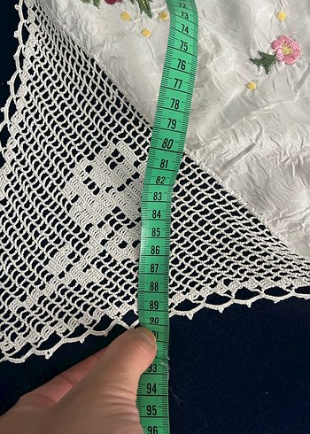 Beden Bohem Çiçekli Dantel Masa Örtüsü