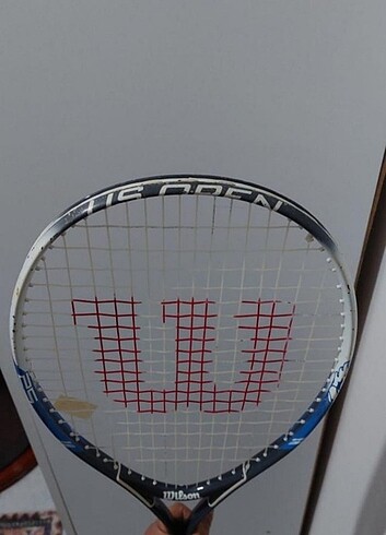 universal Beden Wilson marka tenis raketi...