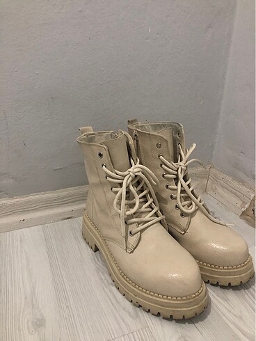 LC Waikiki Krem rengi postal bot