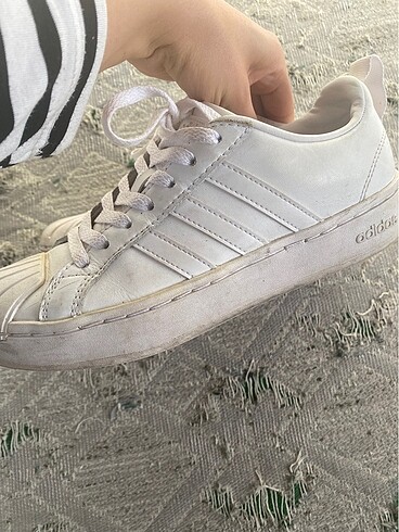 37,5 Beden beyaz Renk Adidas ayakkabı