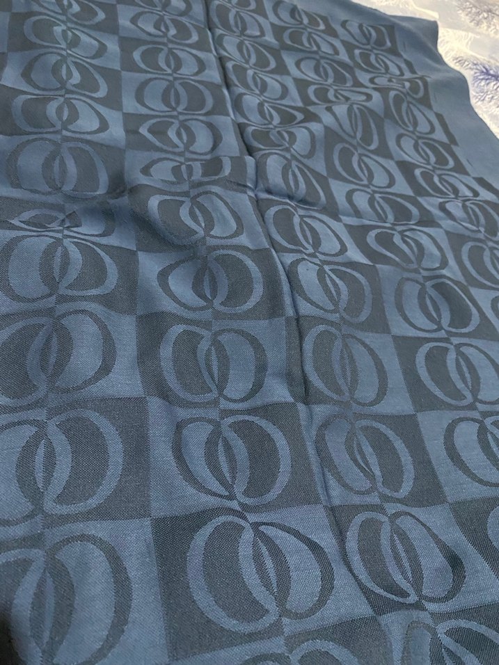 Kadın Lacivert İpek Görünümlü Örtü - Görsel 4