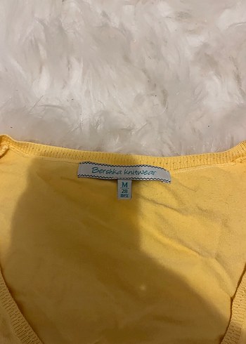 Sarı Düğmeli V Yaka Kadın Triko - Görsel 2